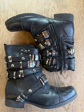 ALDO Black Soft Leather Studded Moto Ankle Boots Size 7.5 Buckle Harness Biker